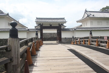 霞城の門