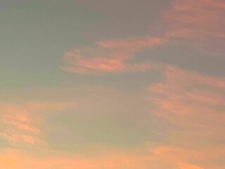 水彩絵の具のような夕焼け空