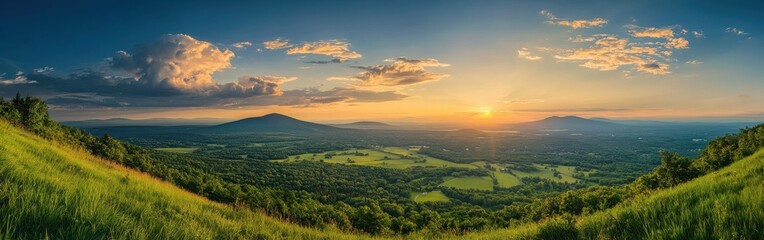 Obraz premium A breathtaking view of Mount Greylock at sunset captures the peaceful beauty of nature and rolling hills in Massachusetts