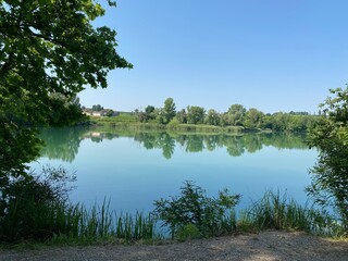 Fototapeta premium lake and trees