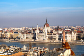 Obraz premium Panoramic view of Budapest, Danube river with Hungarian Parliament Building
