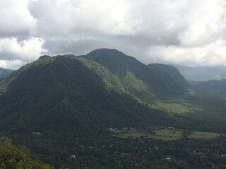 Obraz premium clouds over mountain in panama