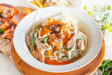 レンジで蒸した豚肉と野菜のおろし醤油がけ