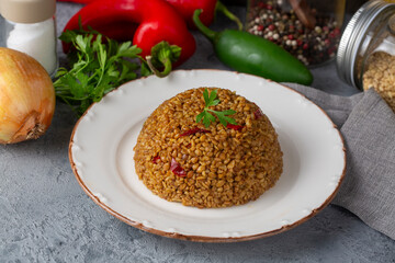 Bulgur pilaf with Siyez wheat and vegetables