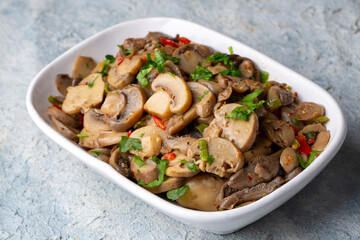 Saute delicious mushrooms (Turkish name; Mantar sote)