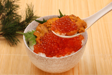 うにいくら丼