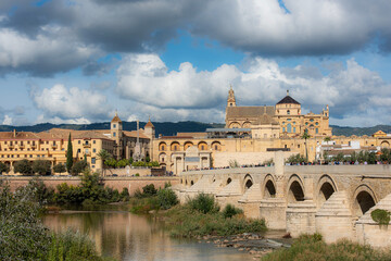 Fototapeta premium The Roman bridge located in the Andalusia region of Spain is known as the old bridge among the public. The history of the Bridge in Cordoba dates back to Roman times.