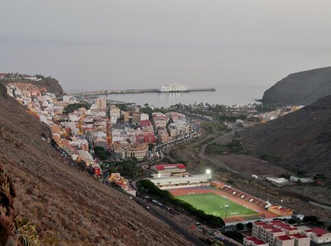 Blick von oben auf San Sebasti&aacute;n La Gomera