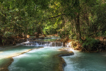Naklejka premium Kuang Si Waterfalls Turquoise Water Pools