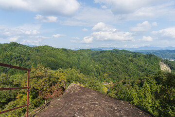 法性（ほうしょう）寺／「お船岩（舟型の岩山）」の先端から見る景色【ジオパーク秩父】日本埼玉県秩父郡小鹿野町