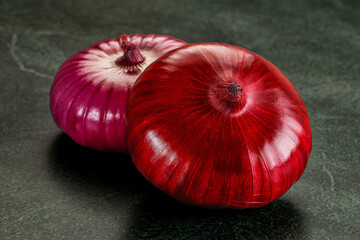 Purple raw onion for cooking