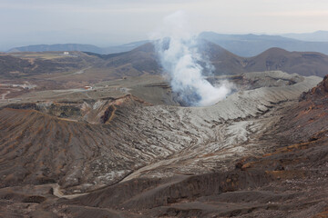 ４月を迎える阿蘇山の風景