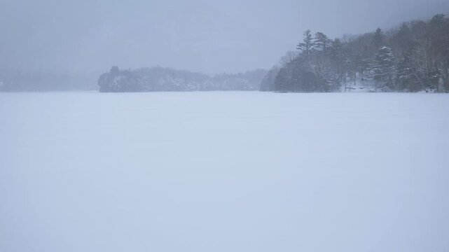 奥日光・厳冬期の湯ノ湖 02