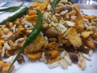 Fresh roasted salted chickpeas mix roasted peanuts,chickpeas,peas roasted chickpeas spicy dana chana mudi chuda green chilli,Roasted rice poha dry gram 