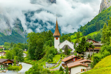 Fototapeta premium Beautiful village Lauterbrunnen in Swiss mountains, Switzerland