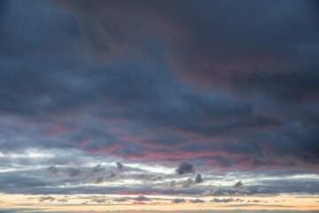 Fototapeta premium Beautiful skyscape with clouds at sunrise