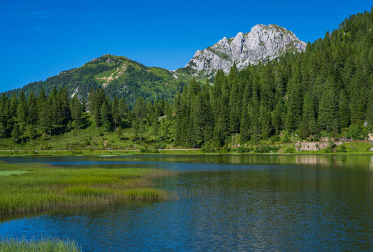 Malerischer See auf dem Pass, Nassfeldpass, passo pramollo, laghetto pramollo, Italien, K&auml;rnten, &Ouml;sterreich