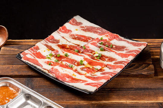 우삼겹
Beef Brisket Slices
牛五花肉
韓国牛バラ
ウサムギョプ
L&aacute;minas de Pecho de Res Coreano
Tranches de Poitrine de B&oelig;uf Cor&eacute;enne
Koreanisches Rinderbrustst&uuml;ck
Корея Биф Брискет
شرائح صدر لحم البقر الكورية
