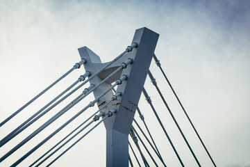 detalle de pilar y tirantes de acero