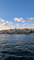 Naklejka premium view of the city from the sea