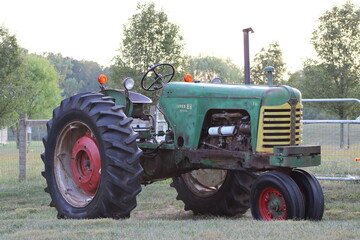 Obraz premium Oliver super 88 diesel tractor 