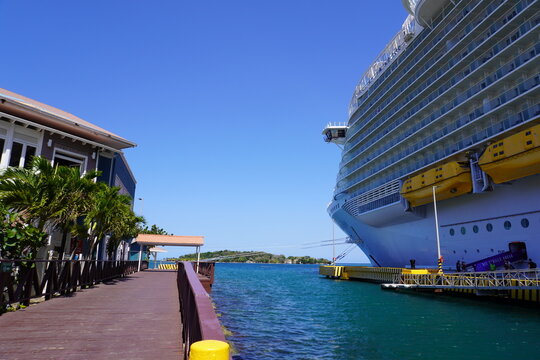 Cruise port