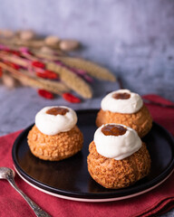 Choux a la crème et au praliné noisette