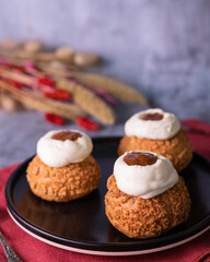 Choux a la crème et au praliné noisette