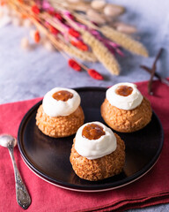 Choux a la crème et au praliné noisette
