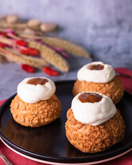 Choux a la crème et au praliné noisette