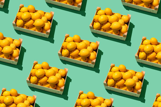 Lemon fruits in crate