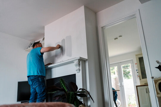 Home Renovation in Progress: Choosing Wall Colors