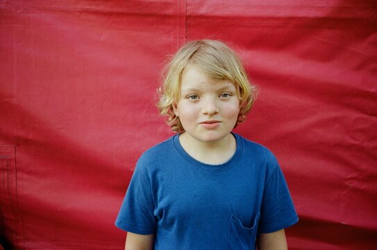 A kid nearby a circus