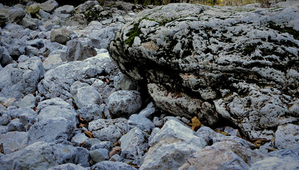 rock on rocks
