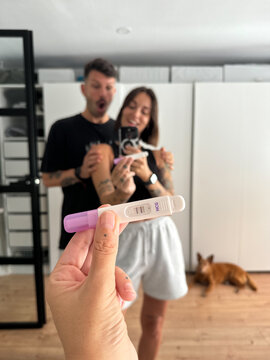 Couple with a positive pregnancy test