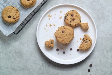 fresh baked Soft chocolate chip cookies, chocolate chip biscuits
