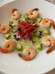 shrimps with avocado 