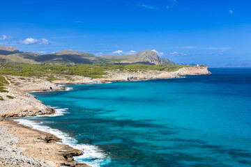 Blick auf die Bucht Cala Mitjana westlich Cala Mesquida, Mallorca, Spanien