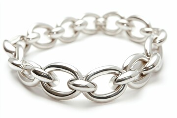 Obraz premium A silver chain bracelet on a white background.