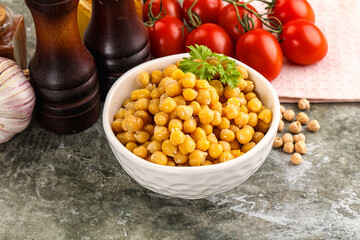 Canned chickpea in the bowl