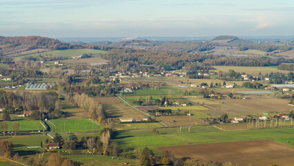 Naklejka premium Vallées du lot-et-Garonne, observées depuis le village de Saint-Sylvestre-sur-Lot