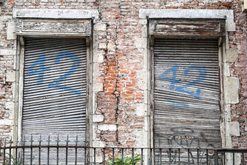 maison mur mauvais etat restauration renovation volet 