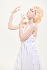 Naklejka premium gentle blonde girl