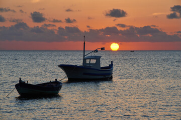 Naklejka premium sunset time on the Stagnone of Marsala, in Sicily in the province of Trapani
