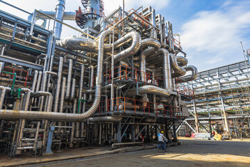 Valve elbow column refinery plant equipment for pipeline oil and gas valves at gas plant pressure...