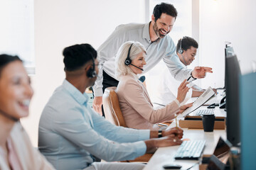 Obraz premium Woman, man and coaching by computer in contact center with review, feedback and support at telemarketing agency. Mature manager, people and teaching with agent, advice and point with pc at help desk