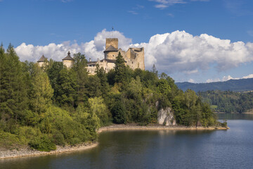 Naklejka premium Dunajec Castle in Niedzica, Poland