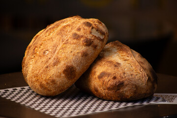 Varios panes de masa madre / Several sourdough breads