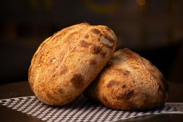 Varios panes de masa madre / Several sourdough breads