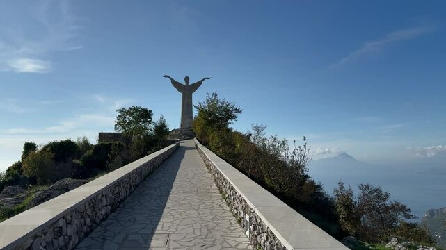 Salita al Cristo